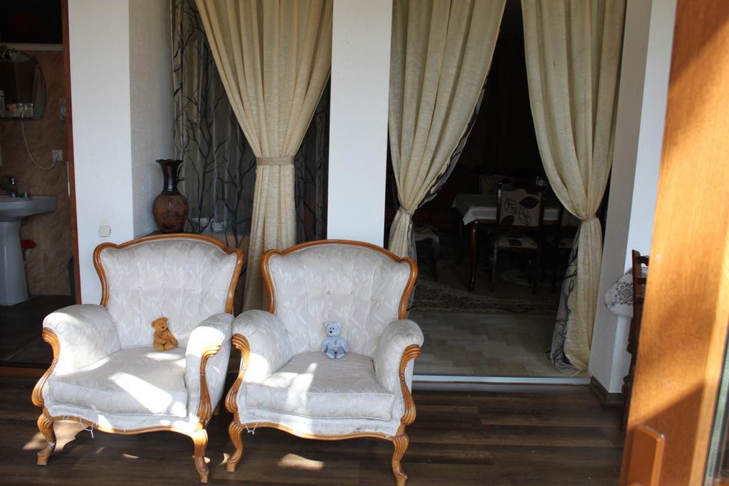 Maison d'hôtes Chateau Dio Ambrolaouri